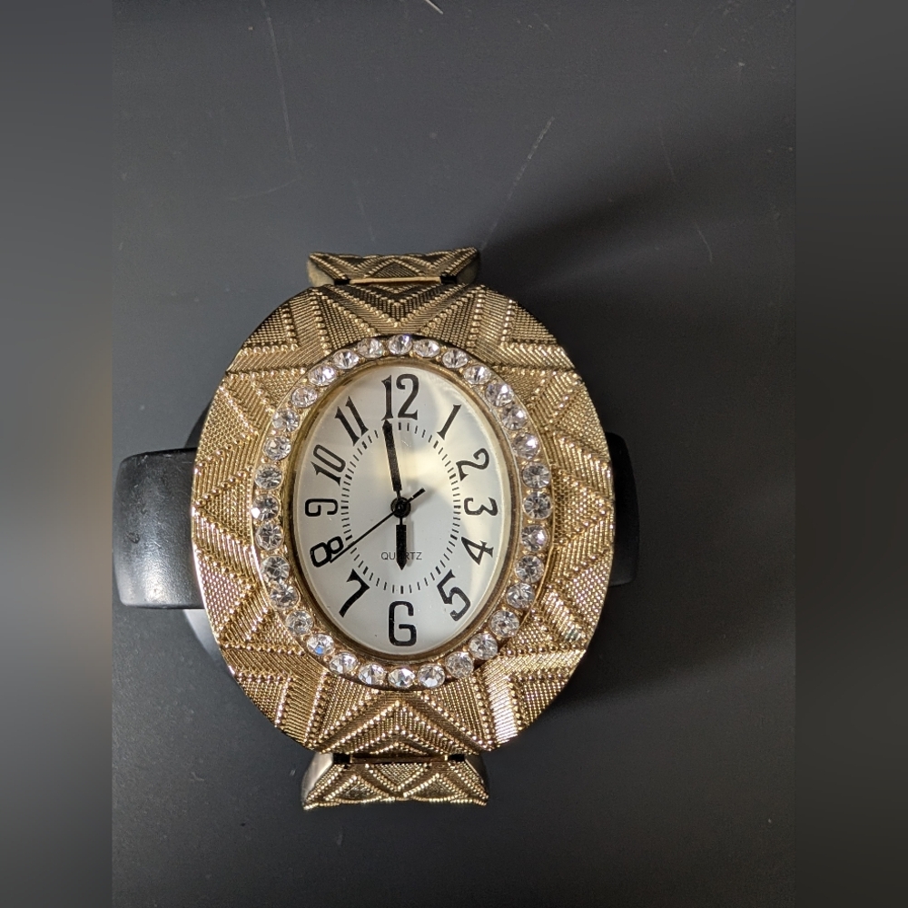 Gold-Tone Vintage Hinge Bracelet Analogue Watch